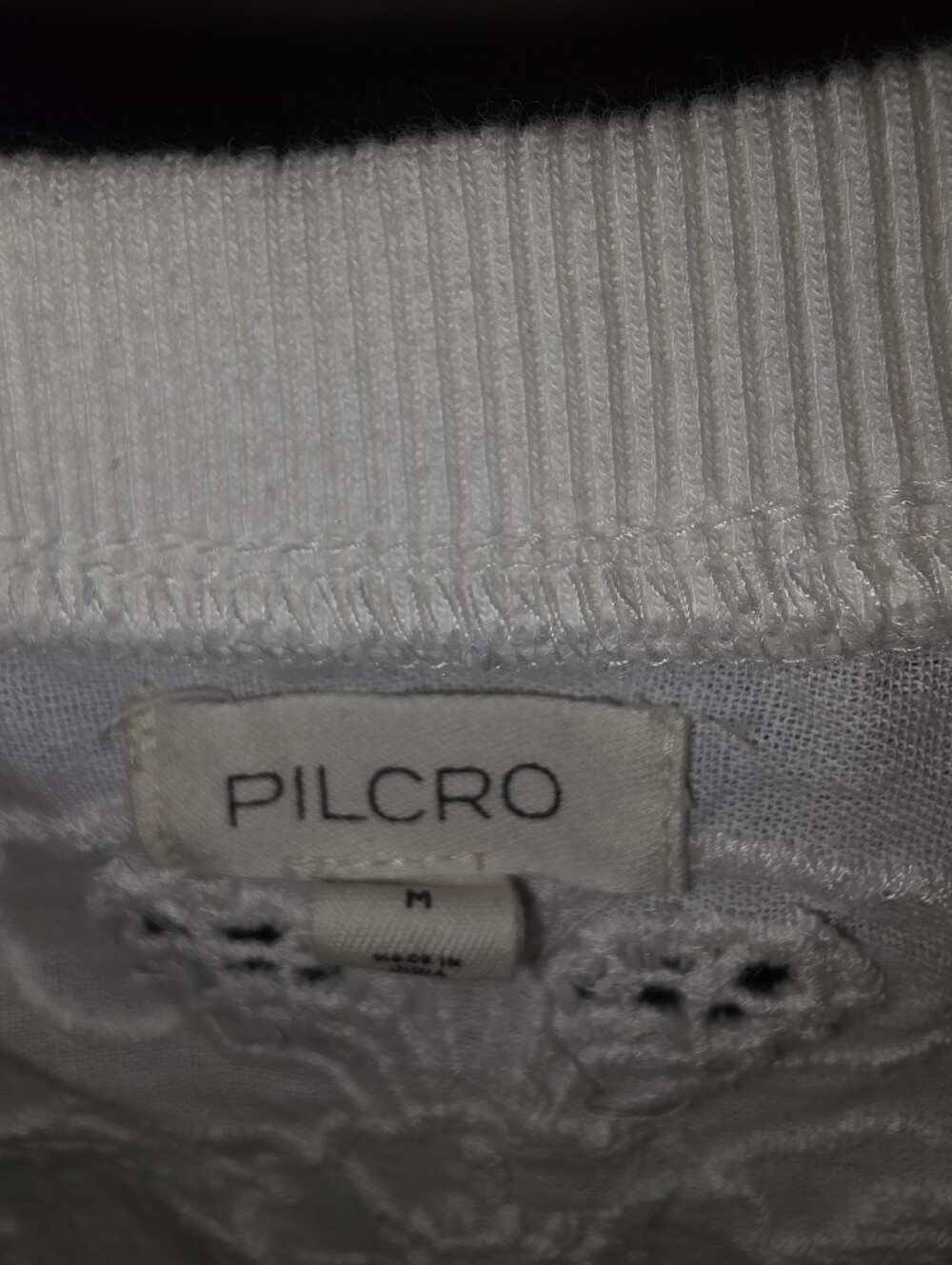 Pilcro Eyelet Embelished Crochet Top In White. Elastic Waist Size Medium - Picture 3 of 9